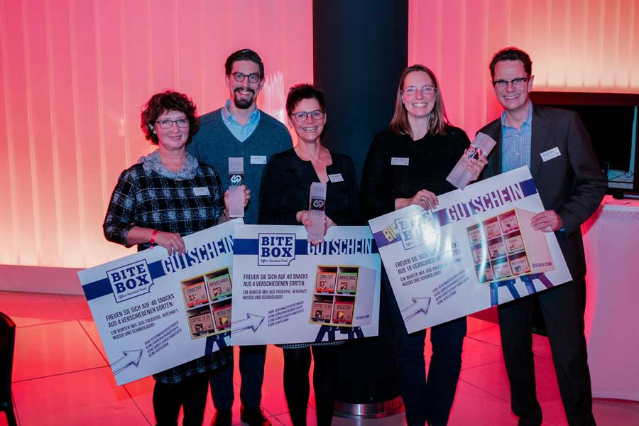avie-bea-award-pressemitteilung Verleihung bea AWARD 2019: v.l.n.r.: Olga Hermann, Philipp Kohl (Geschäftsführer AVIE), Roswitha Kannegießer, Christina Tribukait und Alexander Bill (Leiter Marketing AVIE)